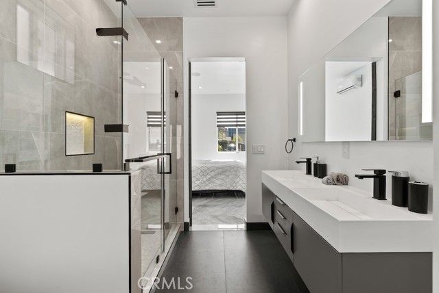 23143 Leonora Drive, Woodland Hills (los Angeles), CA 91367