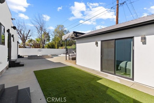 23143 Leonora Drive, Woodland Hills (los Angeles), CA 91367