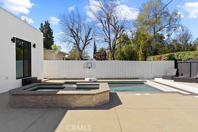 23143 Leonora Drive, Woodland Hills (los Angeles), CA 91367