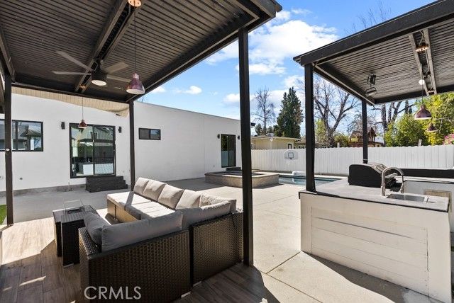 23143 Leonora Drive, Woodland Hills (los Angeles), CA 91367