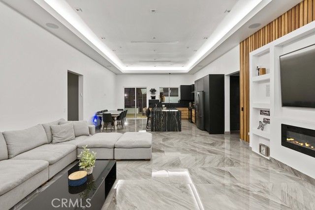 23143 Leonora Drive, Woodland Hills (los Angeles), CA 91367