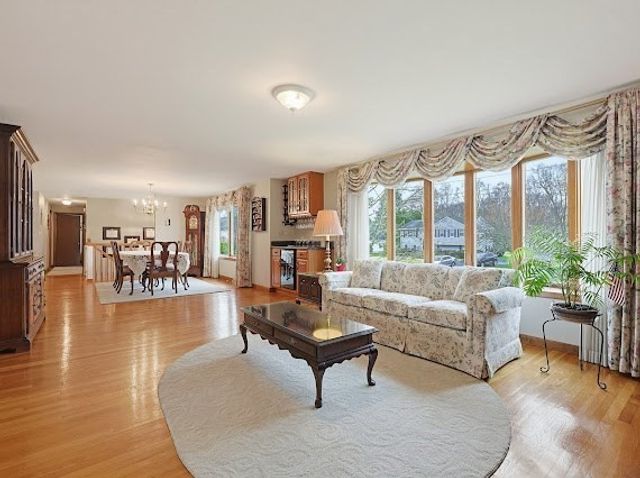 22 Legaski Ave, Stoughton, MA 02072