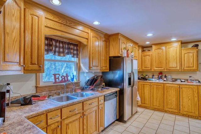 101 Simmons Drive, Clinton, SC 29325