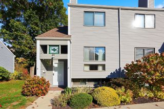 40 Crossroads Lane 40, Glastonbury, CT 06033