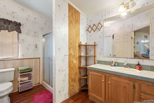 300 County Road 307, Floresville, TX 78114