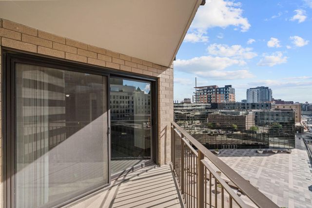 121 Washington Avenue S 702, Minneapolis, MN 55401