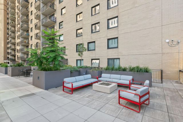 121 Washington Avenue S 702, Minneapolis, MN 55401