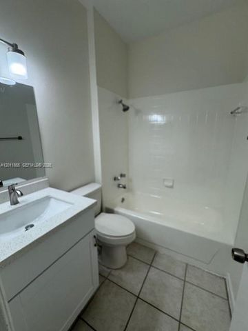 2391 NW 96th Ter 19P, Pembroke Pines, FL 33024