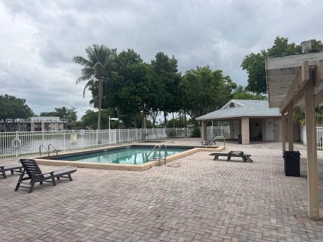 2391 NW 96th Ter 19P, Pembroke Pines, FL 33024
