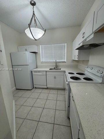 2391 NW 96th Ter 19P, Pembroke Pines, FL 33024