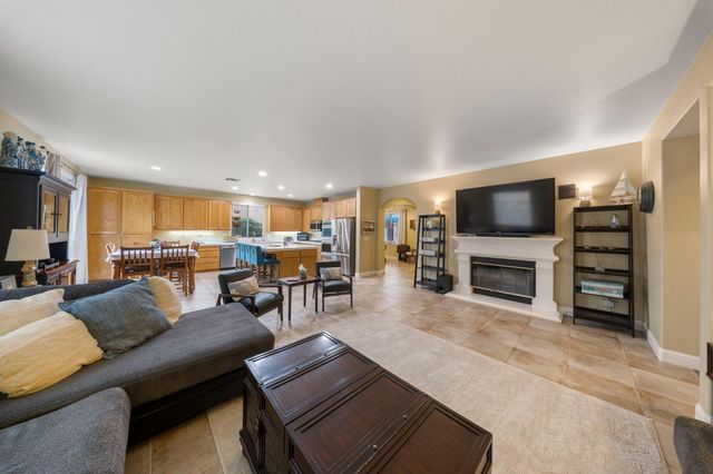 4021 Calais Ct, Modesto, CA 95356