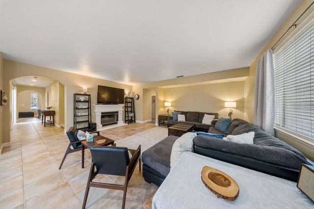 4021 Calais Ct, Modesto, CA 95356