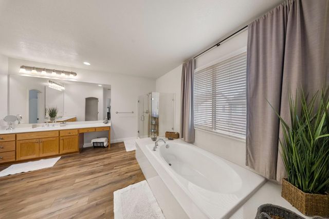 4021 Calais Ct, Modesto, CA 95356