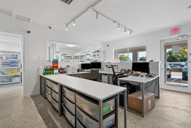 141 E Commercial Boulevard, Oakland Park, FL 33334