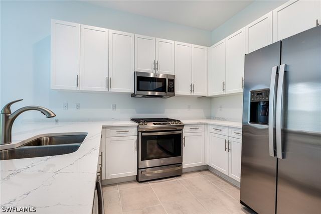 12448 Violet LN, Naples, FL 34120