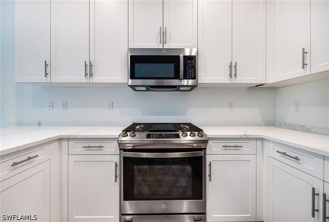 12448 Violet LN, Naples, FL 34120