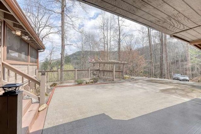77 Bryant Cove Road, Blairsville, GA 30512