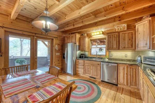 77 Bryant Cove Road, Blairsville, GA 30512