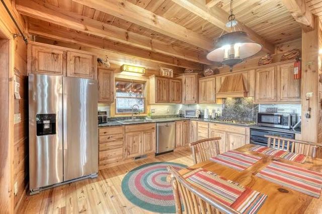 77 Bryant Cove Road, Blairsville, GA 30512