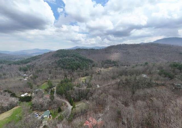 77 Bryant Cove Road, Blairsville, GA 30512