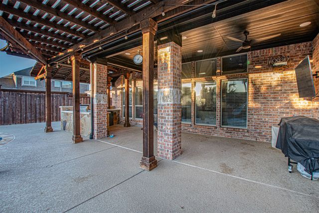 3101 Knightsbridge Lane, Garland, TX 75043