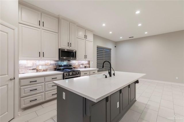 2110 Seagull Lane, Mission, TX 78572