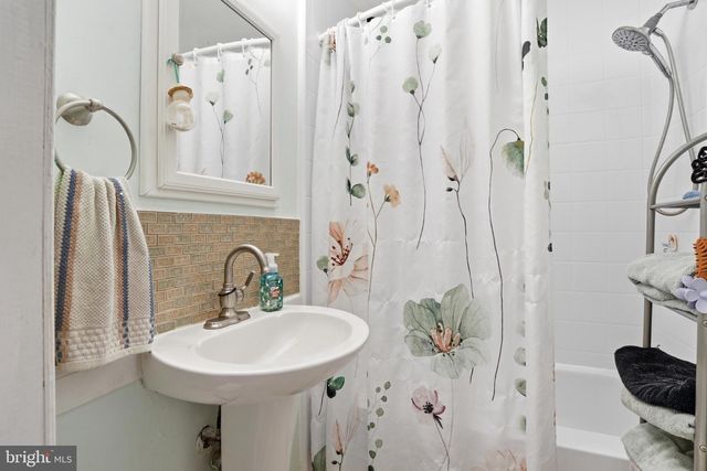 1408 WALL AVE, Burlington, NJ 08016