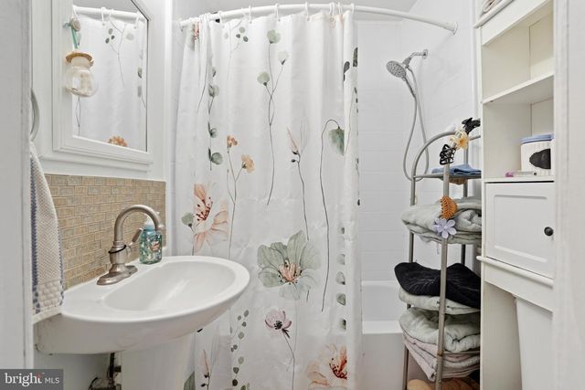 1408 WALL AVE, Burlington, NJ 08016