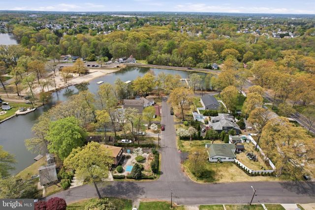 1408 WALL AVE, Burlington, NJ 08016