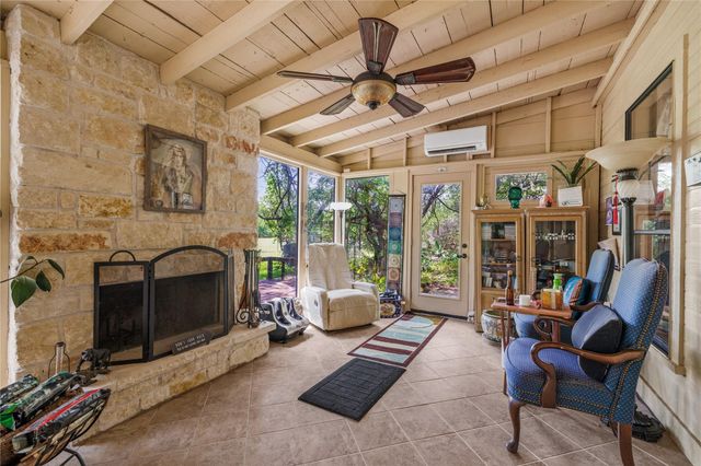 1250 County Road 200, Liberty Hill, TX 78642
