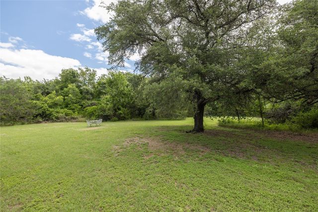 1250 County Road 200, Liberty Hill, TX 78642