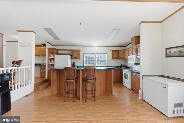 1898 SAWMILL RD, Hedgesville, WV 25427
