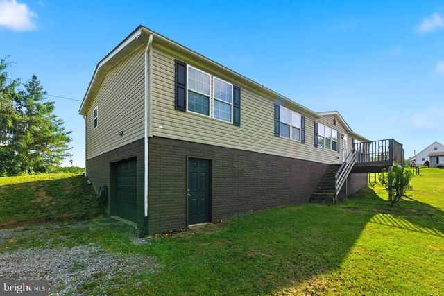 1898 SAWMILL RD, Hedgesville, WV 25427