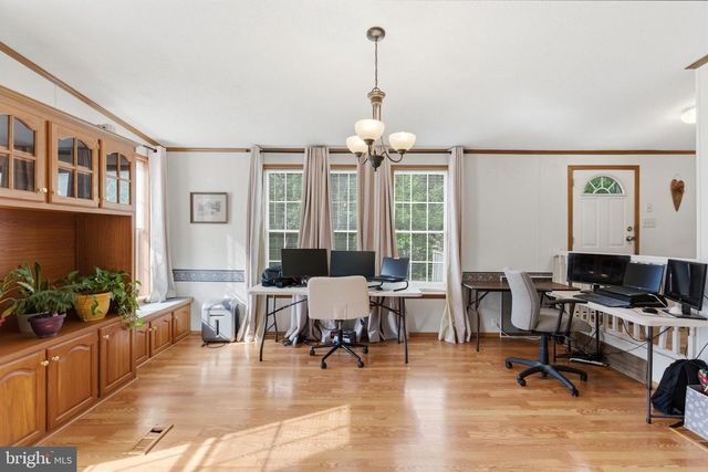 1898 SAWMILL RD, Hedgesville, WV 25427