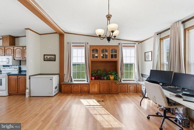 1898 SAWMILL RD, Hedgesville, WV 25427