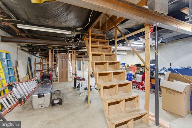1898 SAWMILL RD, Hedgesville, WV 25427