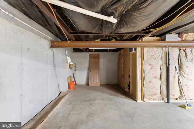 1898 SAWMILL RD, Hedgesville, WV 25427
