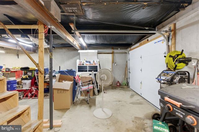 1898 SAWMILL RD, Hedgesville, WV 25427