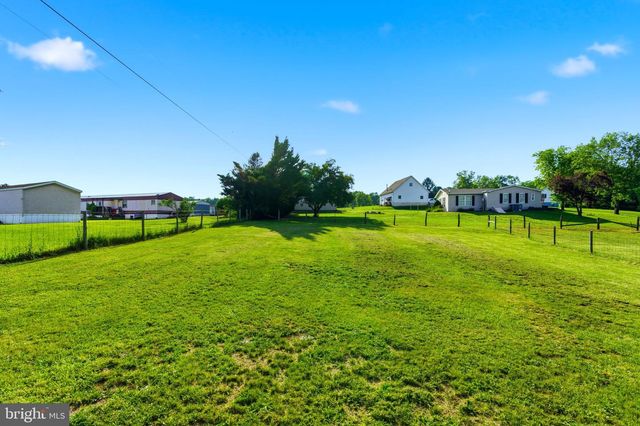 1898 SAWMILL RD, Hedgesville, WV 25427