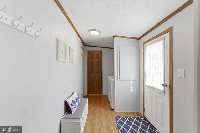 1898 SAWMILL RD, Hedgesville, WV 25427