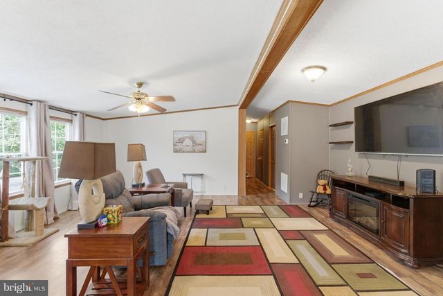 1898 SAWMILL RD, Hedgesville, WV 25427