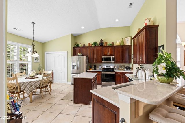 938 Meadowlands Trail NW, Calabash, NC 28467