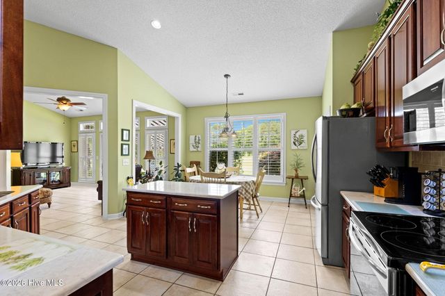 938 Meadowlands Trail NW, Calabash, NC 28467
