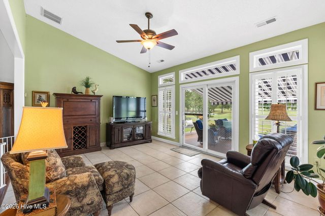 938 Meadowlands Trail NW, Calabash, NC 28467