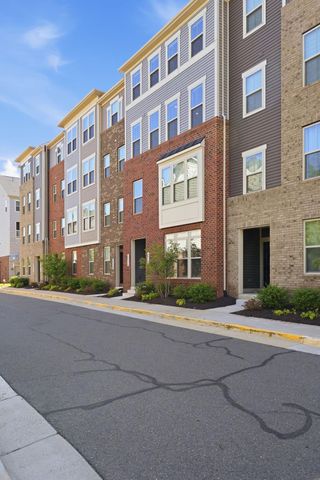 24728 MALIBU TER, Sterling, VA 20166