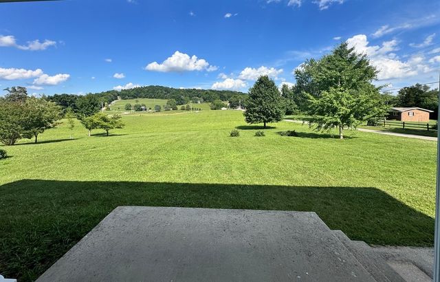 165 Fox Ln, Cookeville, TN 38506