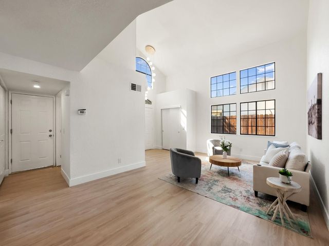 1809 Autumn Way, Lodi, CA 95242
