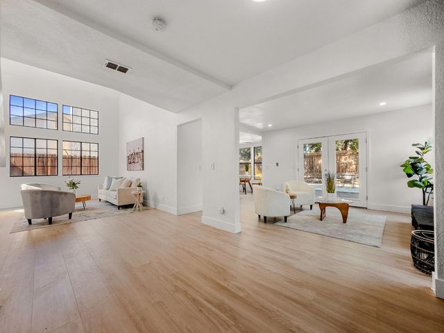 1809 Autumn Way, Lodi, CA 95242