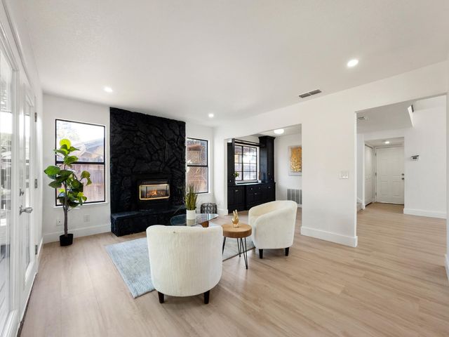 1809 Autumn Way, Lodi, CA 95242