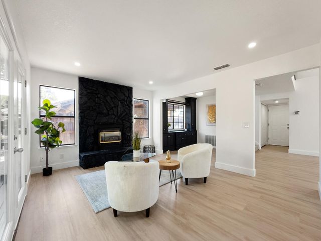 1809 Autumn Way, Lodi, CA 95242